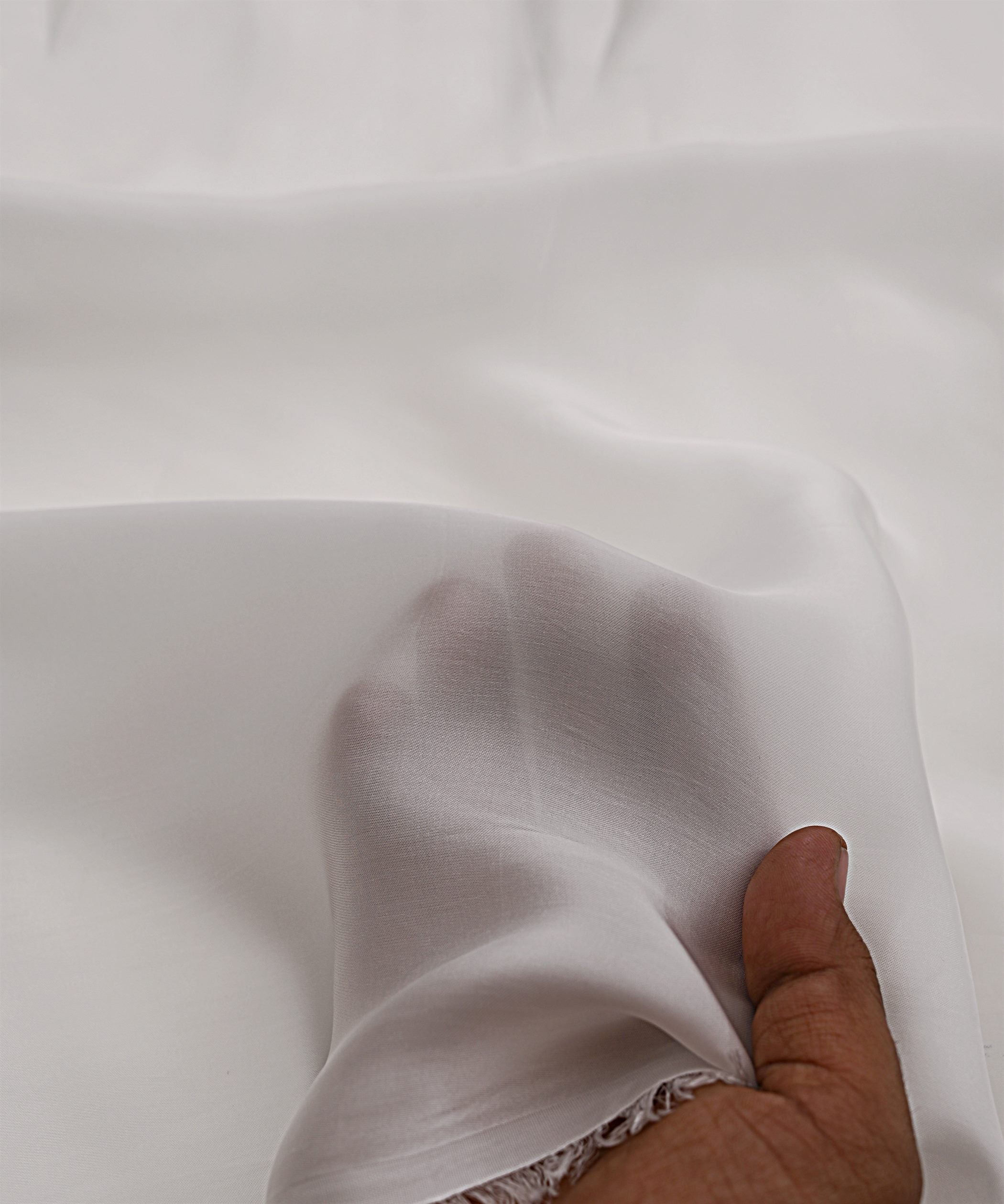 90 gsm Dyeable Bemberg Pure Satin Fabric