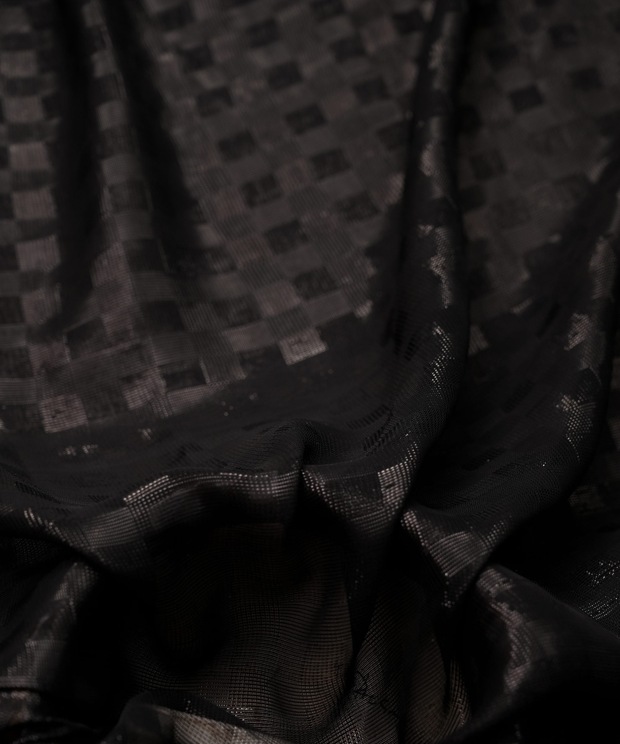 CREPE-WITH-ZARI-STRIPES-AND-SATIN-BORDER-BLACK-FEEL0.jpg