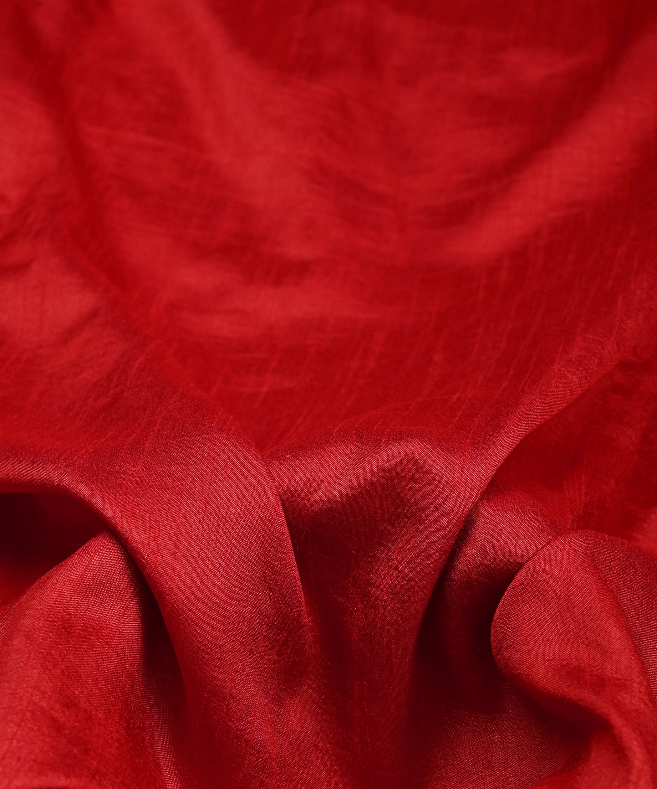 DOLA-SILK-RED-FEEL0_0db44410-e07b-4b6c-b13c-cd44d96cb67e.jpg