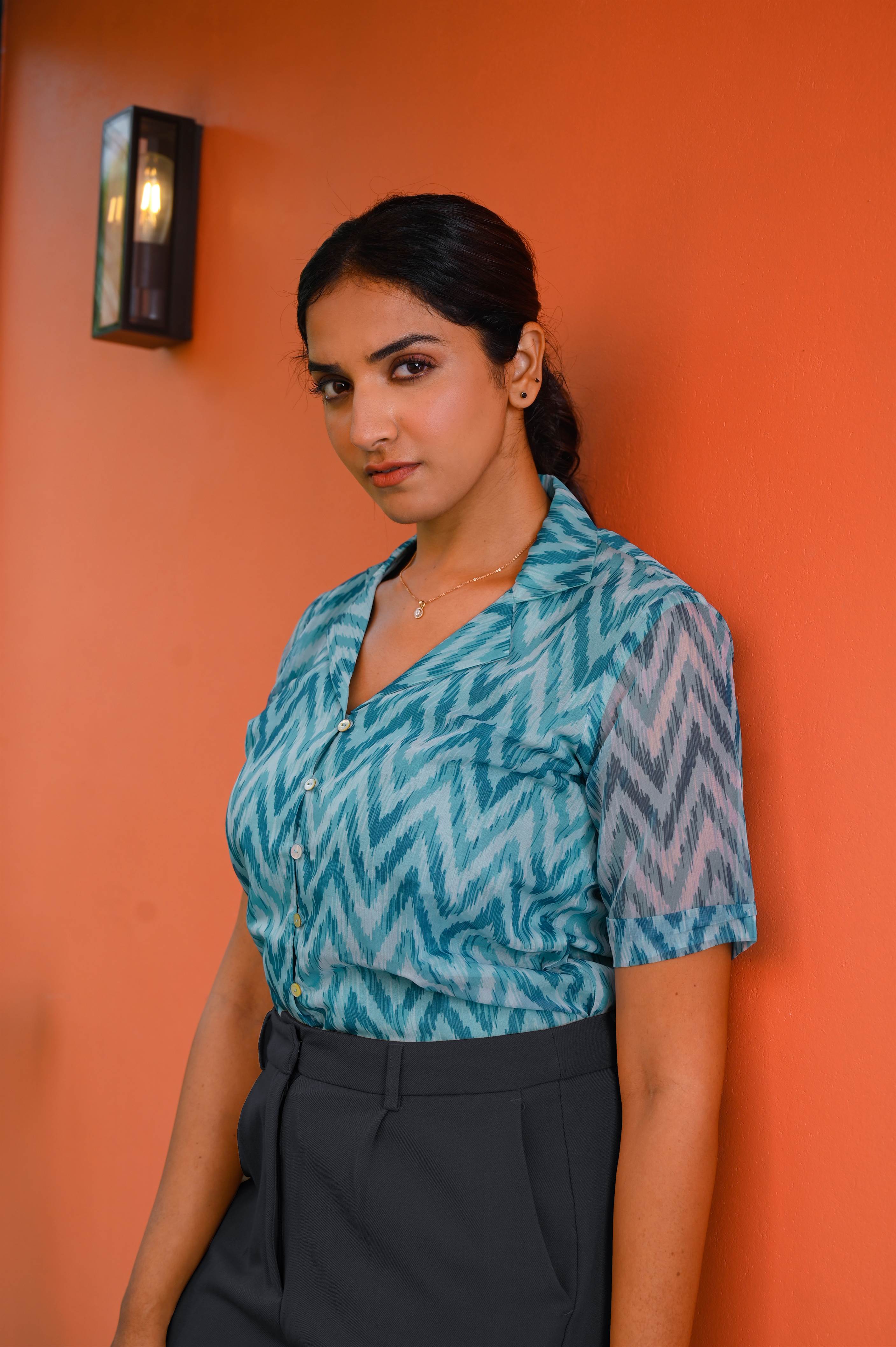FORMAL-SHIRT-FOR-WOMEN-FDST00014-SIDE00.jpg