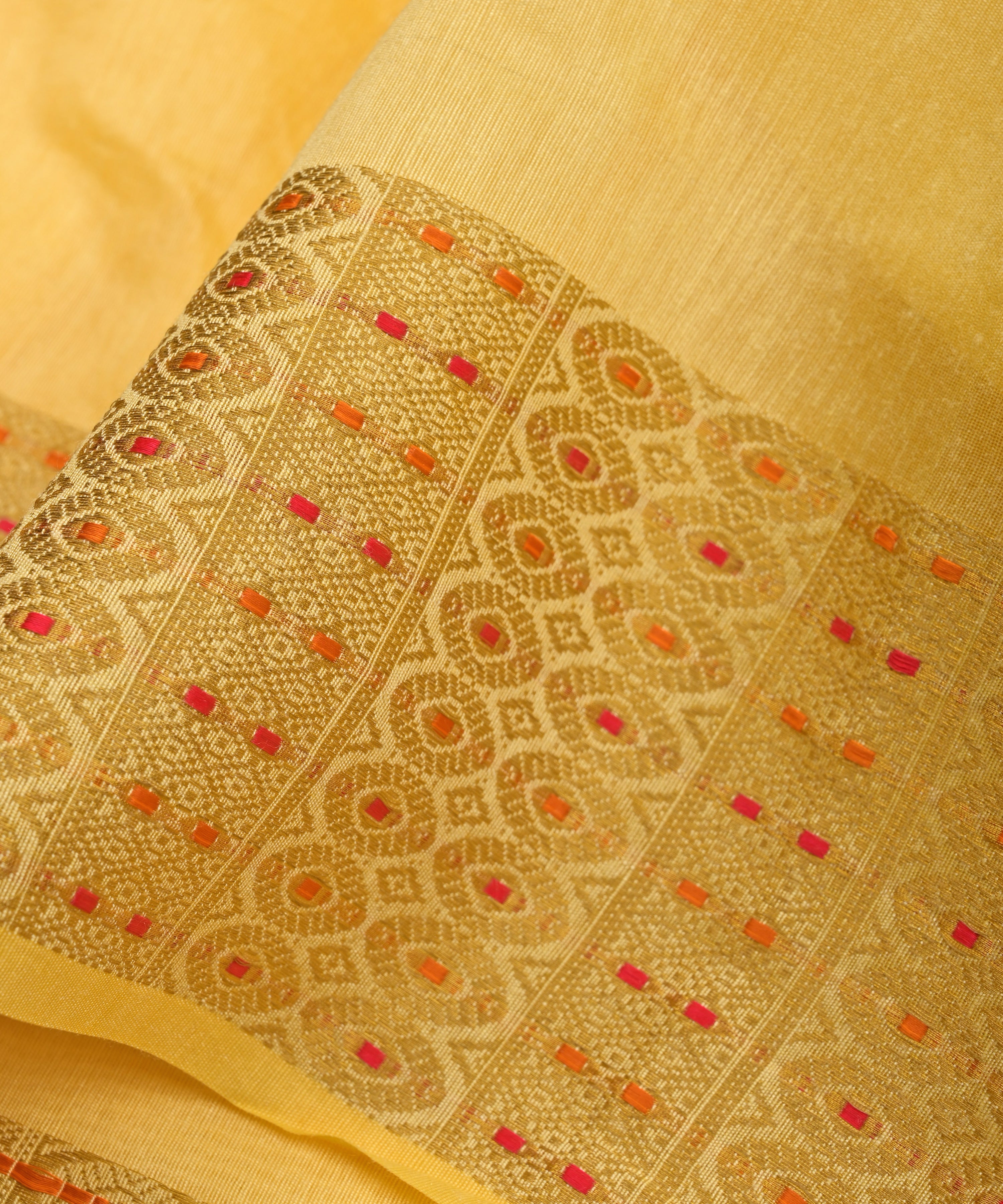 Yellow Linen Fabric with Zari Border(cut-5.5 mtr)