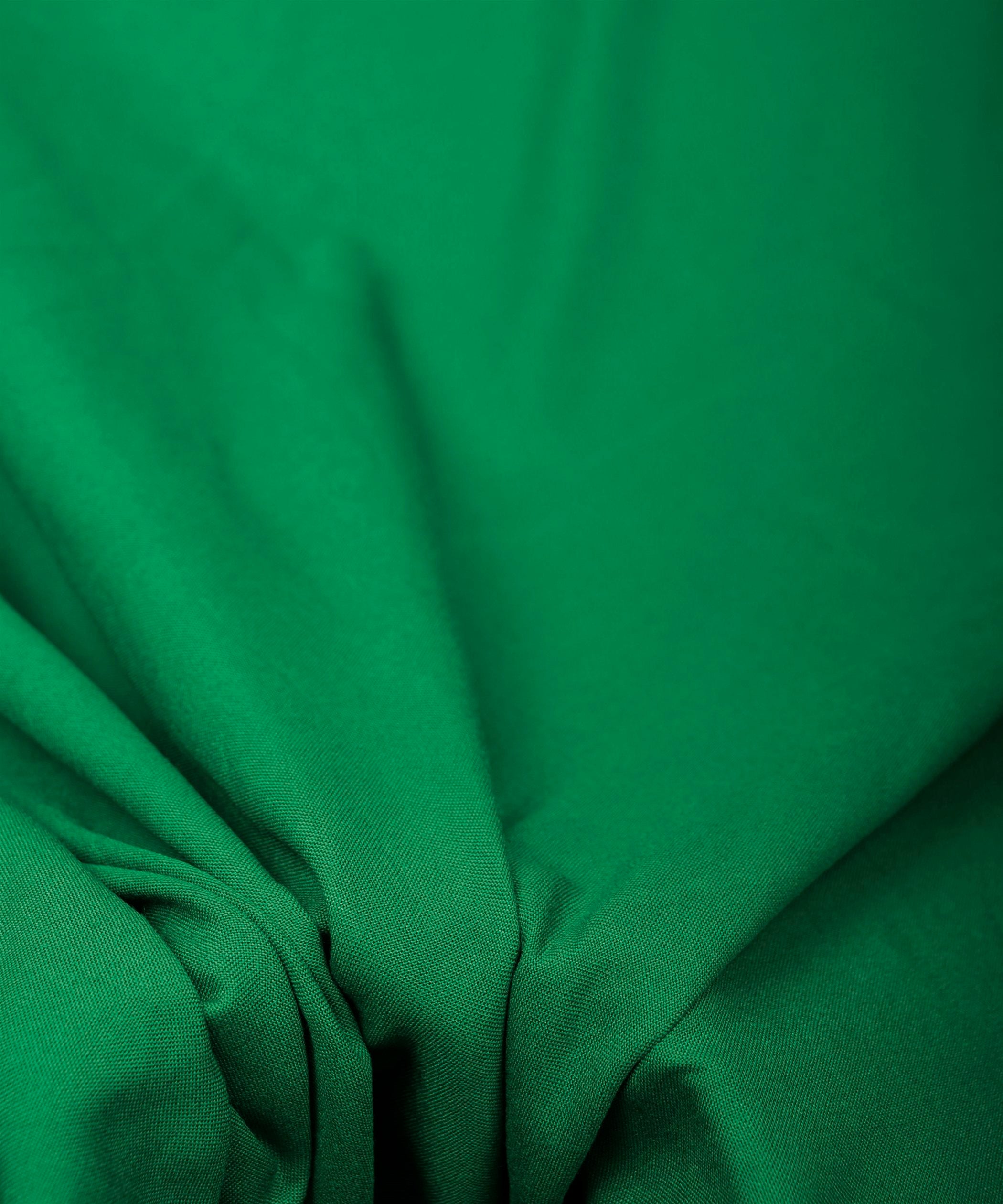 PLAIN-RAYON-FOREST-GREEN-FEEL0_14d2ec50-5bcd-4d9a-a828-bad27dcccc16.jpg