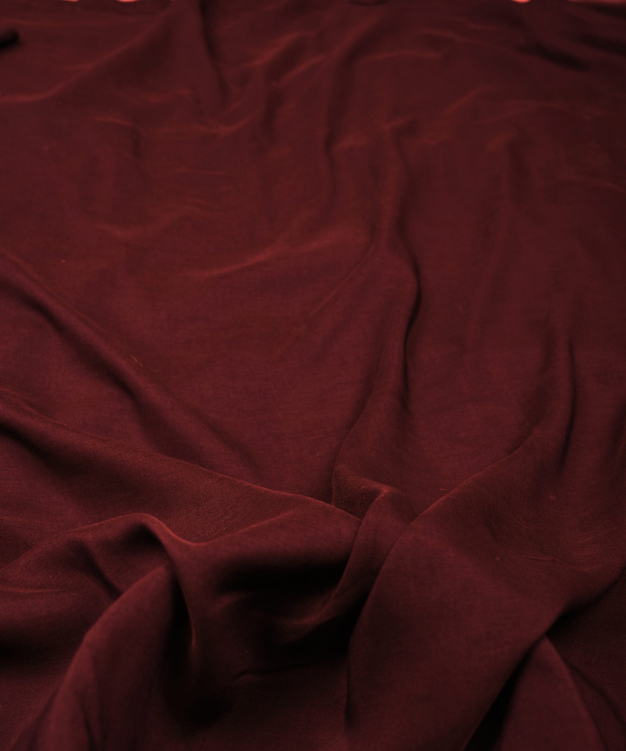 POLYSTER-MUSLIN-MAROON-FEEL0.jpg