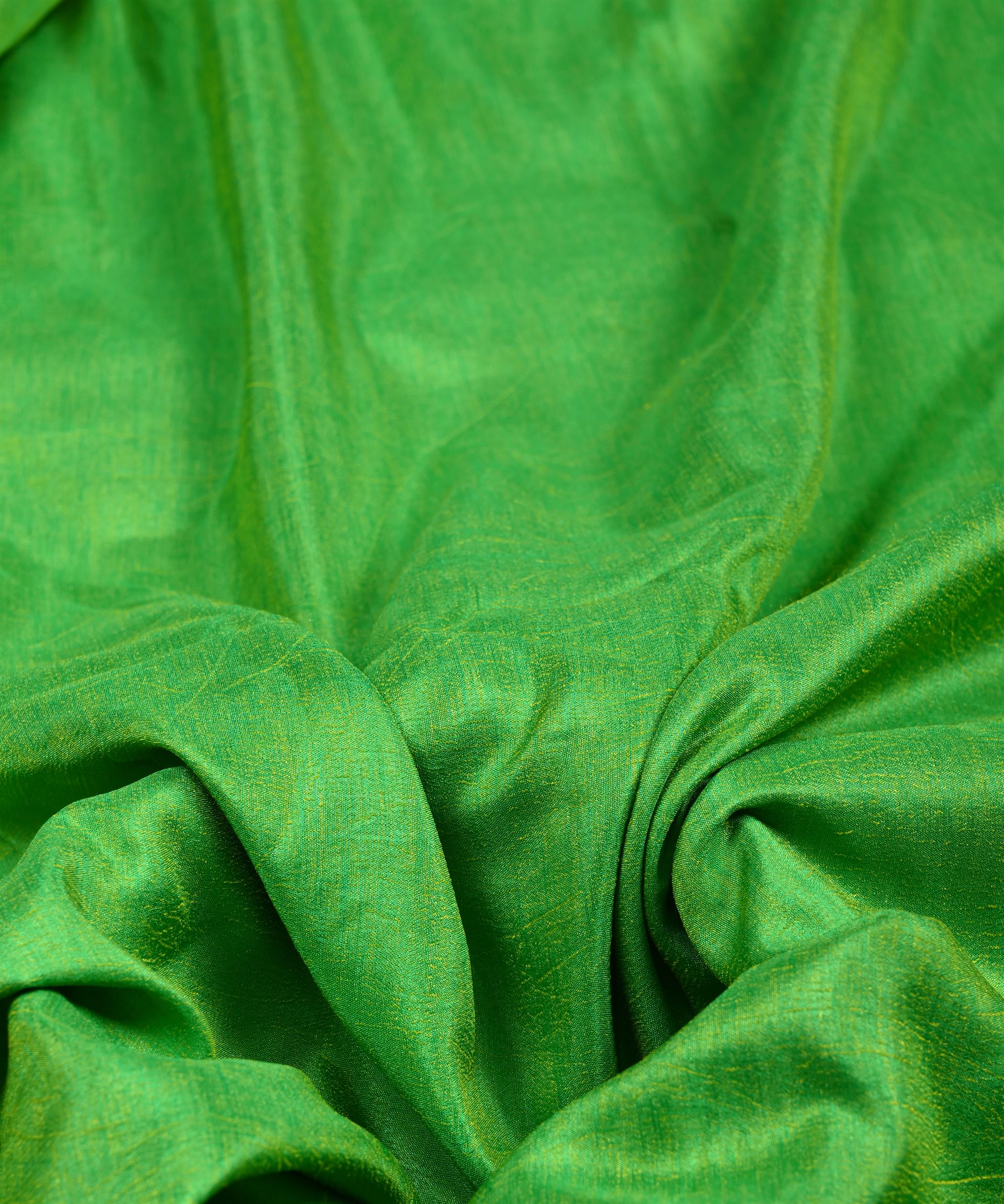 TEXTURED-SEMI-SILK-PARROT-GREEN-FEEL0.jpg