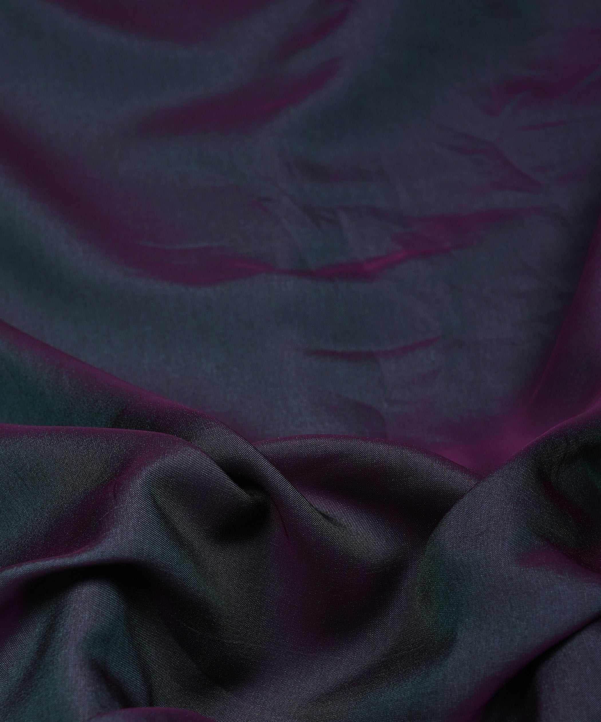 TWO-TONE-SATIN-SILK-PINE-GREEN-FEEL0.jpg