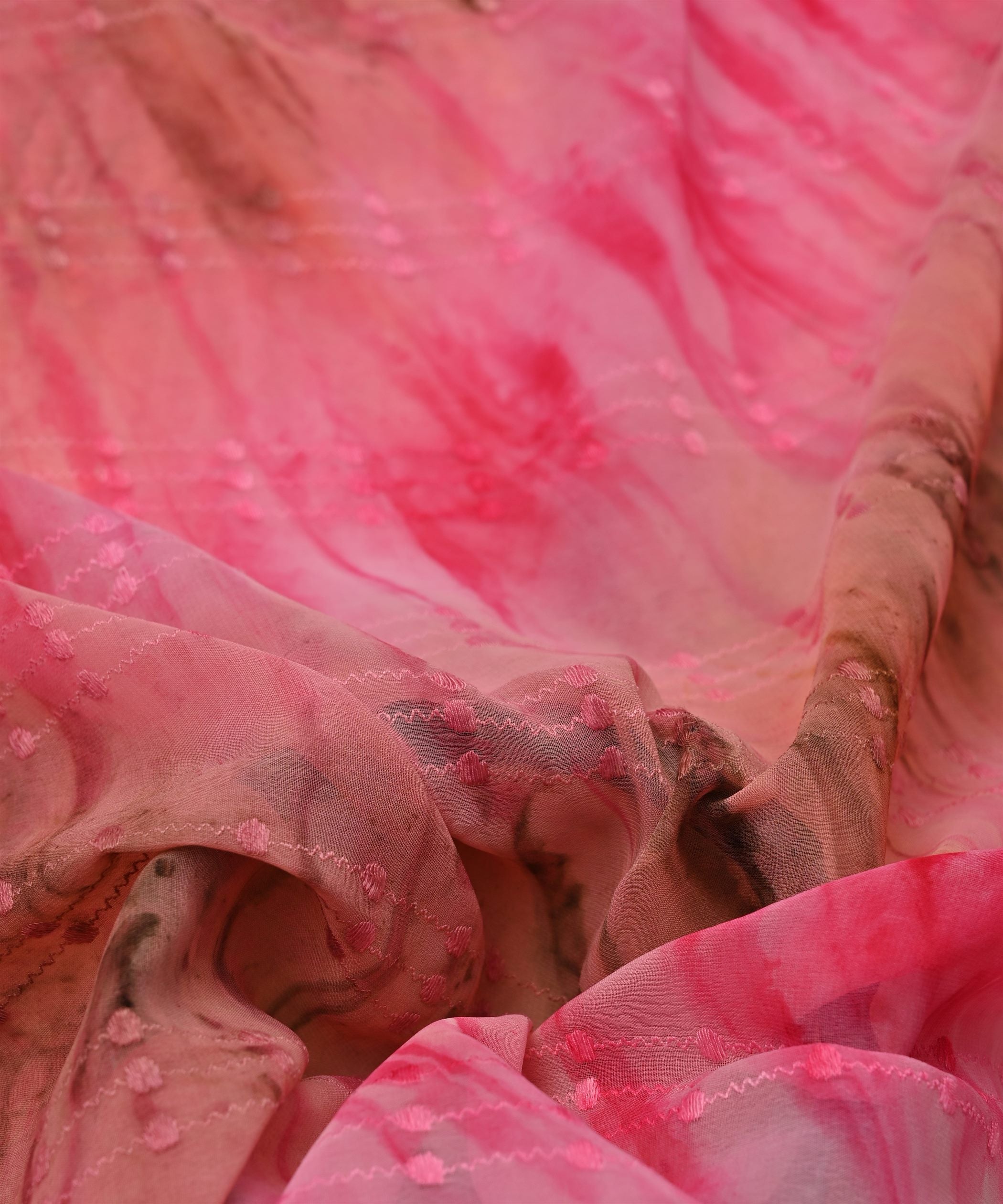 WEIGHTLESS-TIE-AND-DYE-WITH-THREAD-LINES-PINK-FEEL0.jpg