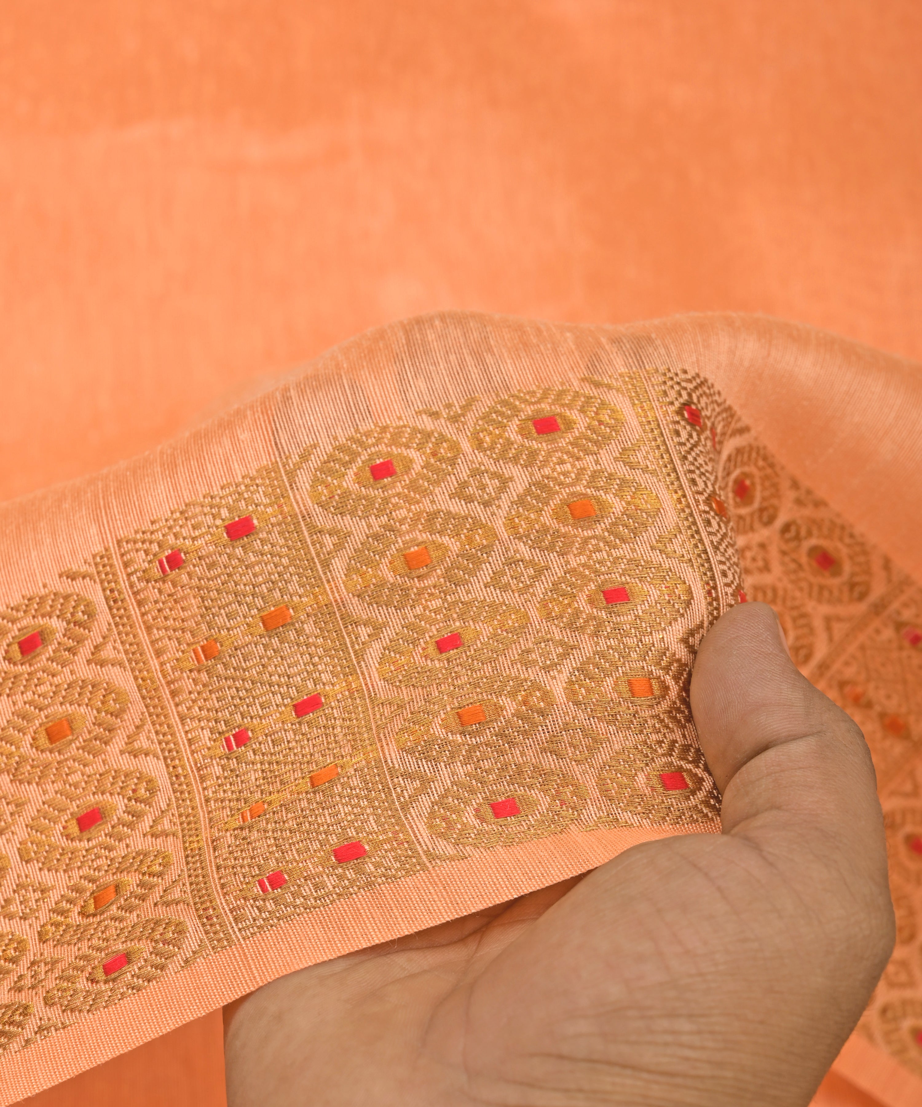 Peach Linen Fabric with Zari Border(cut-5.5 mtr)